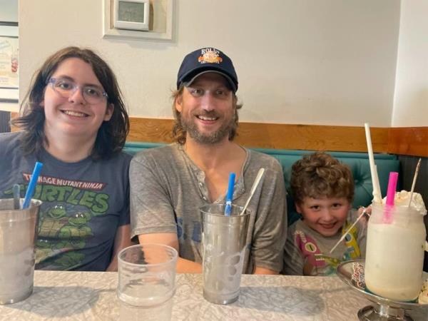 Minnesota dad kills his wife, ex and two children Anthony Nephew (center) killed himself, as well as his two sons, Jacob (left) and Oliver (right) 6/16/2024 Facebook post Kat Ramsland https://www.facebook.com/photo.php?fbid=10161224379434788&set=pb.771829787.-2207520000&type=3