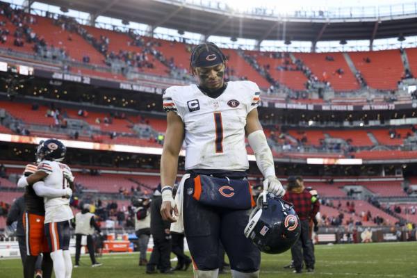 Bears quarterback Justin Fields leaves the field after the loss to the Browns on Dec. 17, 2023, at Cleveland Browns Stadium. 