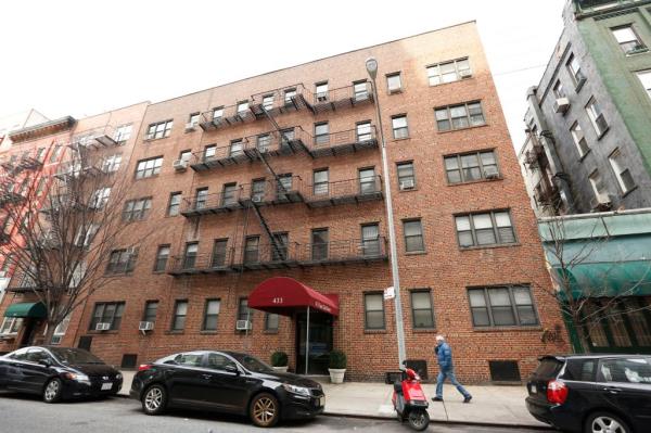 At the time of her passing, Lee paid $845.89 per mo<em></em>nth for a stabilized ground-floor unit in this Yorkville building.