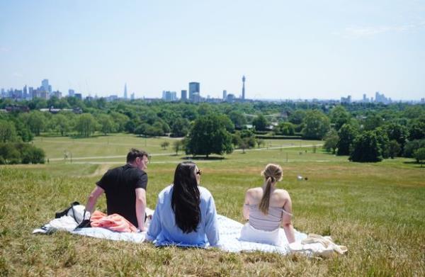 According to the Met Office, the early rain and thundery spells would make way for widespread sunshine