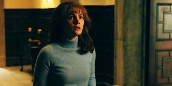 Sophie Skelton as Brianna Mackenzie looking scared in the Outlander season 7 midseason finale